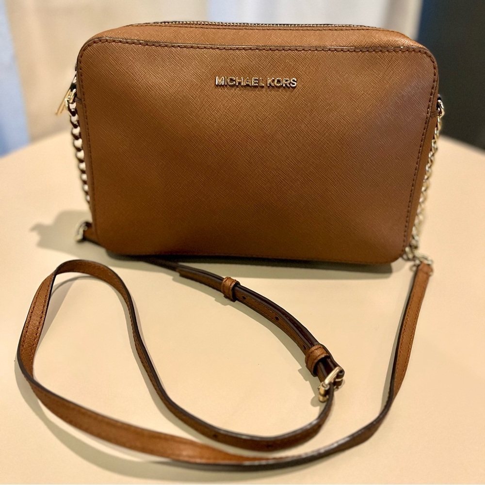 Brown Michael Kors Jet Set Large Saffiano Crossbody Neutral Casual Purse Bag